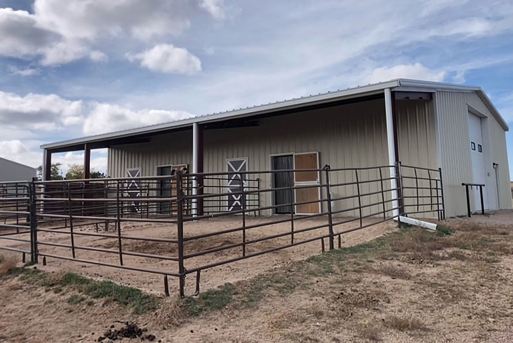 horse building in Parker, Colorado